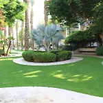 Pool Side Luxury Suite At Royal Park-New Listing